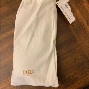 Tkees sandal size 9